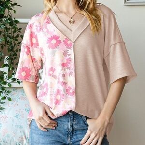 New Heimish Floral Vneck Top
